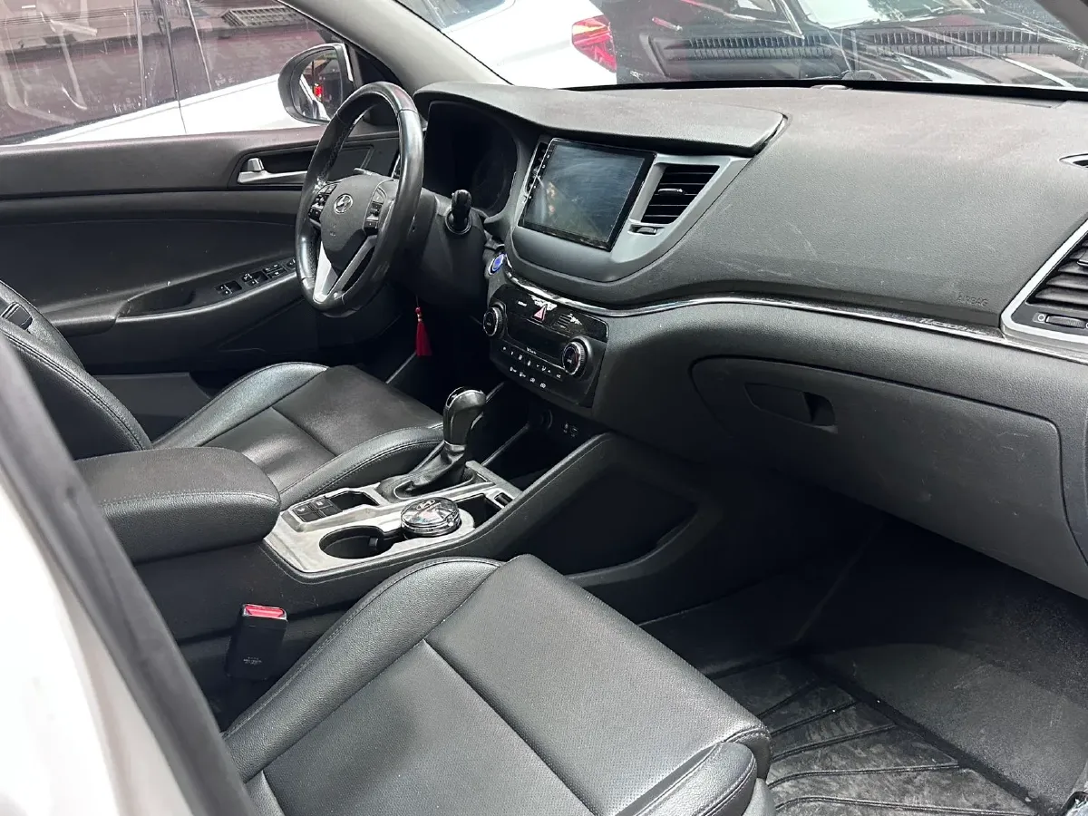 2015 Hyundai Tucson 1.6T 177HP L4 7DCT,autocango,china used car exporter,china ev exporter,chinese used car exporter,chinese used ev exporter