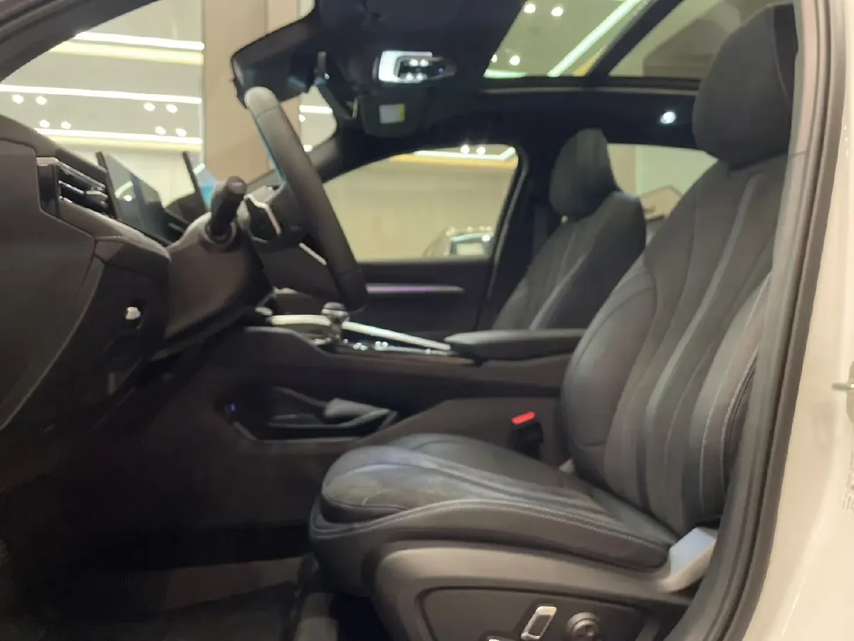 2025 Geely Preface 2.0T 238HP L4 8AT,autocango,china used car exporter,china ev exporter,chinese used car exporter,chinese used ev exporter