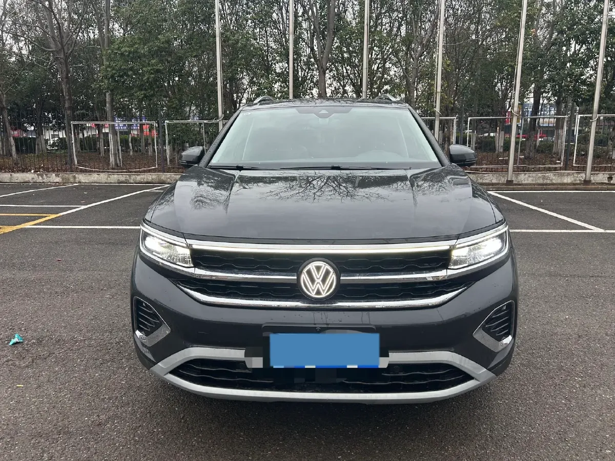 2025 Volkswagen Talagon 2.0T 220HP L4 7DCT,autocango,china used car exporter,china ev exporter,chinese used car exporter,chinese used ev exporter