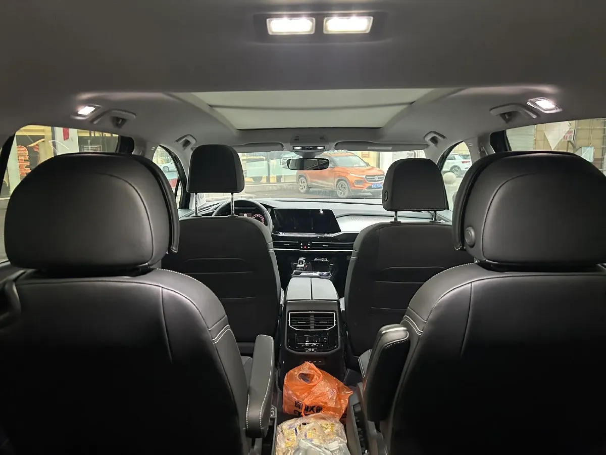 2025 Volkswagen Talagon 2.0T 220HP L4 7DCT,autocango,china used car exporter,china ev exporter,chinese used car exporter,chinese used ev exporter