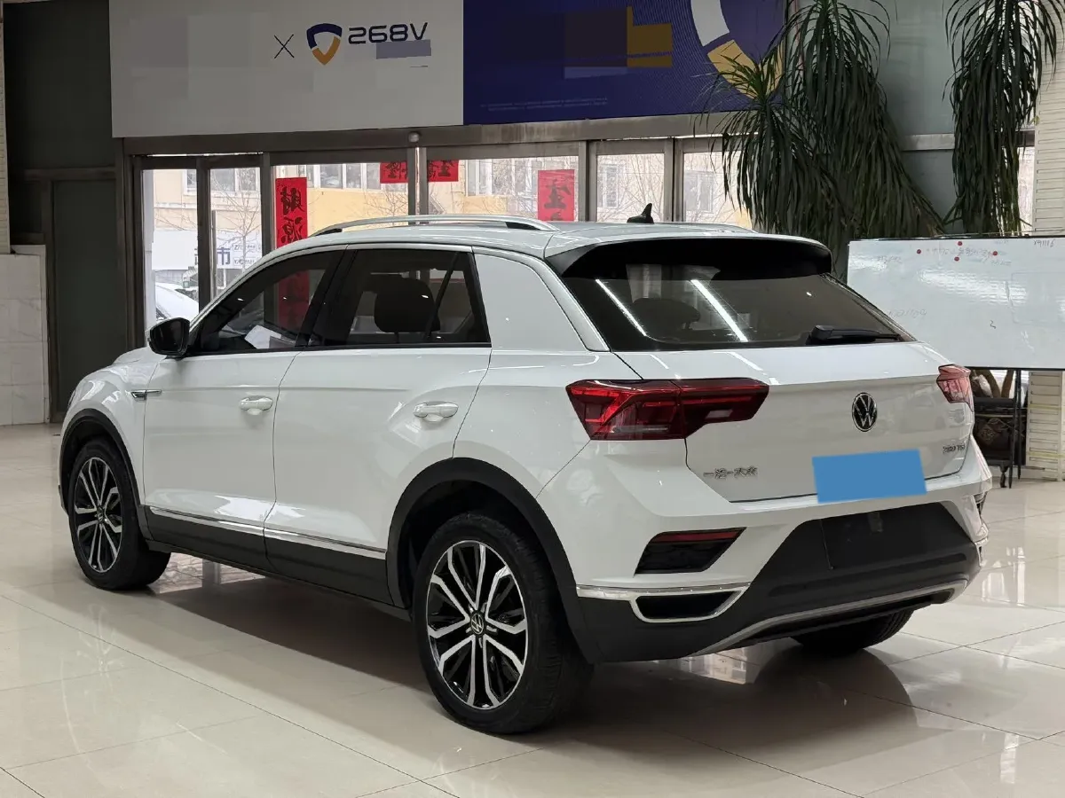 2022 Volkswagen T-Roc 1.4T 150HP L4 7DCT,autocango,china used car exporter,china ev exporter,chinese used car exporter,chinese used ev exporter