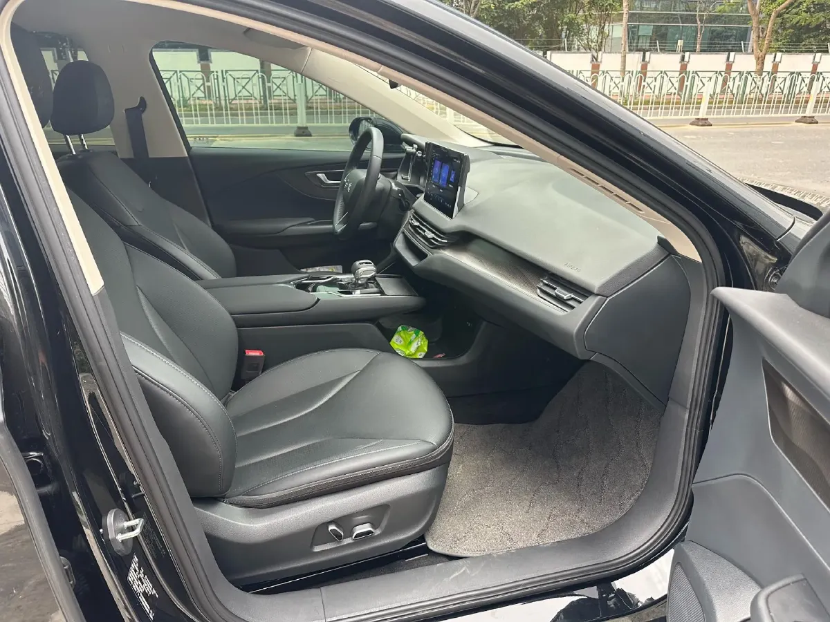 2023 HongQi E-QM5 BEV 54KWH,autocango,china used car exporter,china ev exporter,chinese used car exporter,chinese used ev exporter