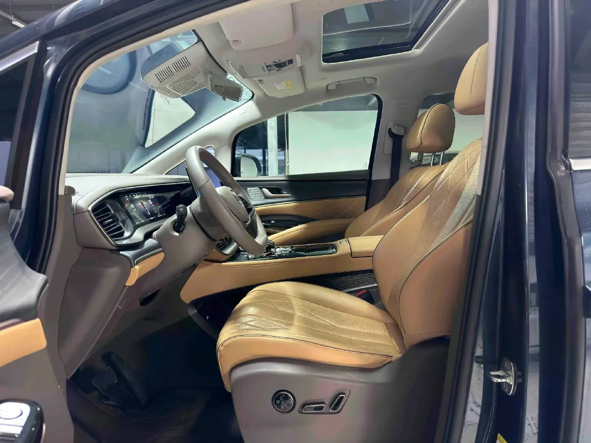 2022 Mercedes-Benz GLC Class 2.0T 197HP L4 9AT,autocango,china used car exporter,china ev exporter,chinese used car exporter,chinese used ev exporter