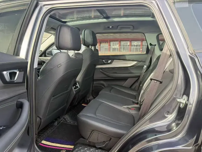 2022 Chery Tiggo 8 Plus 1.6T 197HP L4 7DCT,autocango,china used car exporter,china ev exporter,chinese used car exporter,chinese used ev exporter