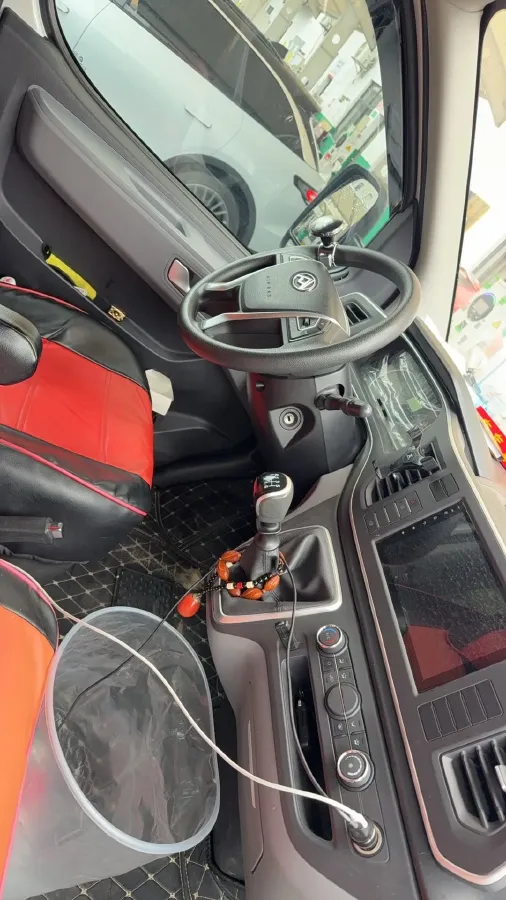 2021 MAXUS XinTu V80 2.0T 139HP L4 6MT,autocango,china used car exporter,china ev exporter,chinese used car exporter,chinese used ev exporter