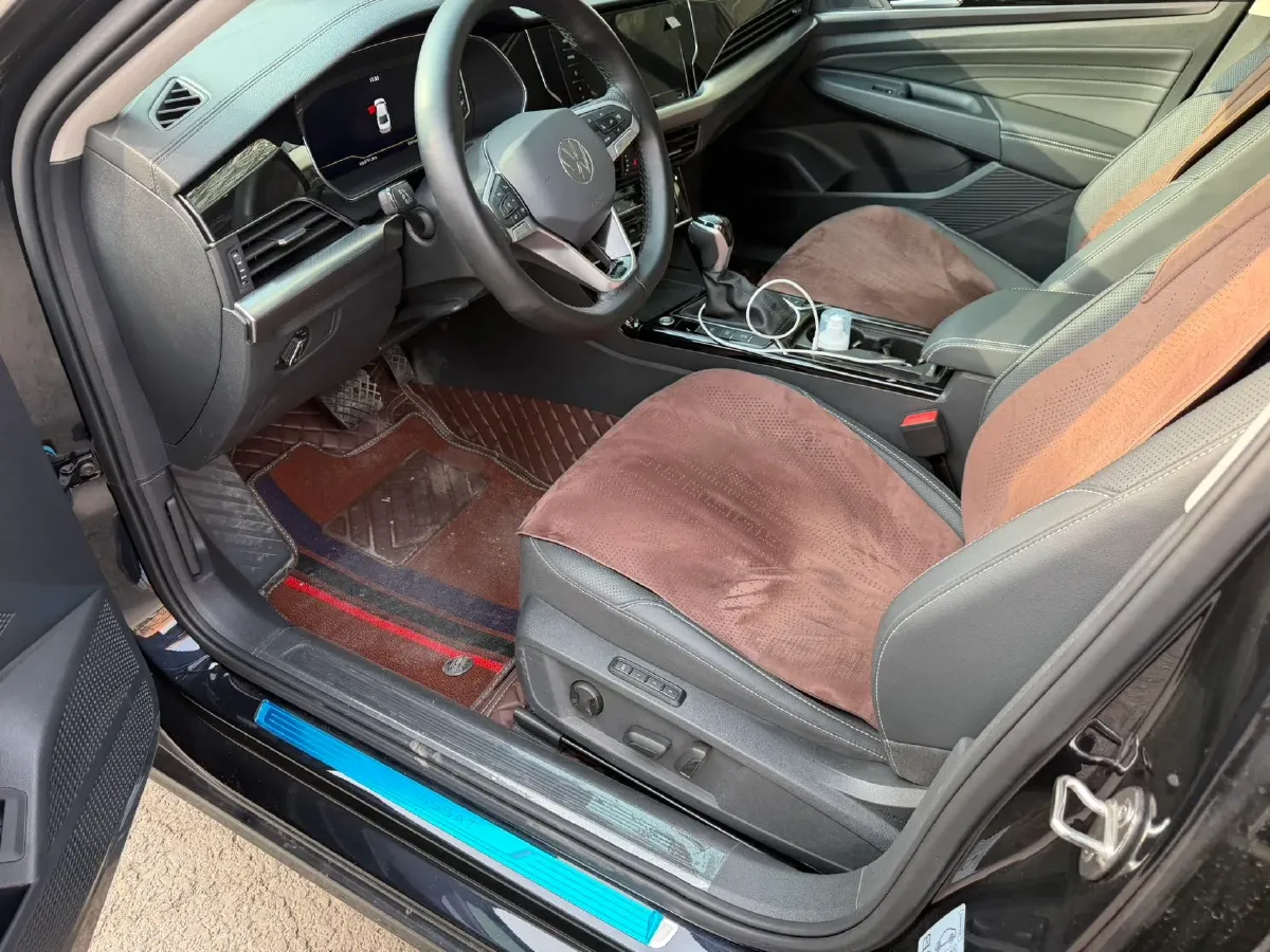 2025 Volkswagen Passat 2.0T 186HP L4 7DCT,autocango,china used car exporter,china ev exporter,chinese used car exporter,chinese used ev exporter