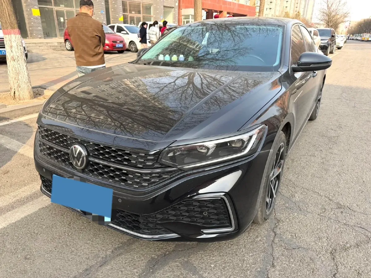 2025 Volkswagen Passat 2.0T 186HP L4 7DCT,autocango,china used car exporter,china ev exporter,chinese used car exporter,chinese used ev exporter