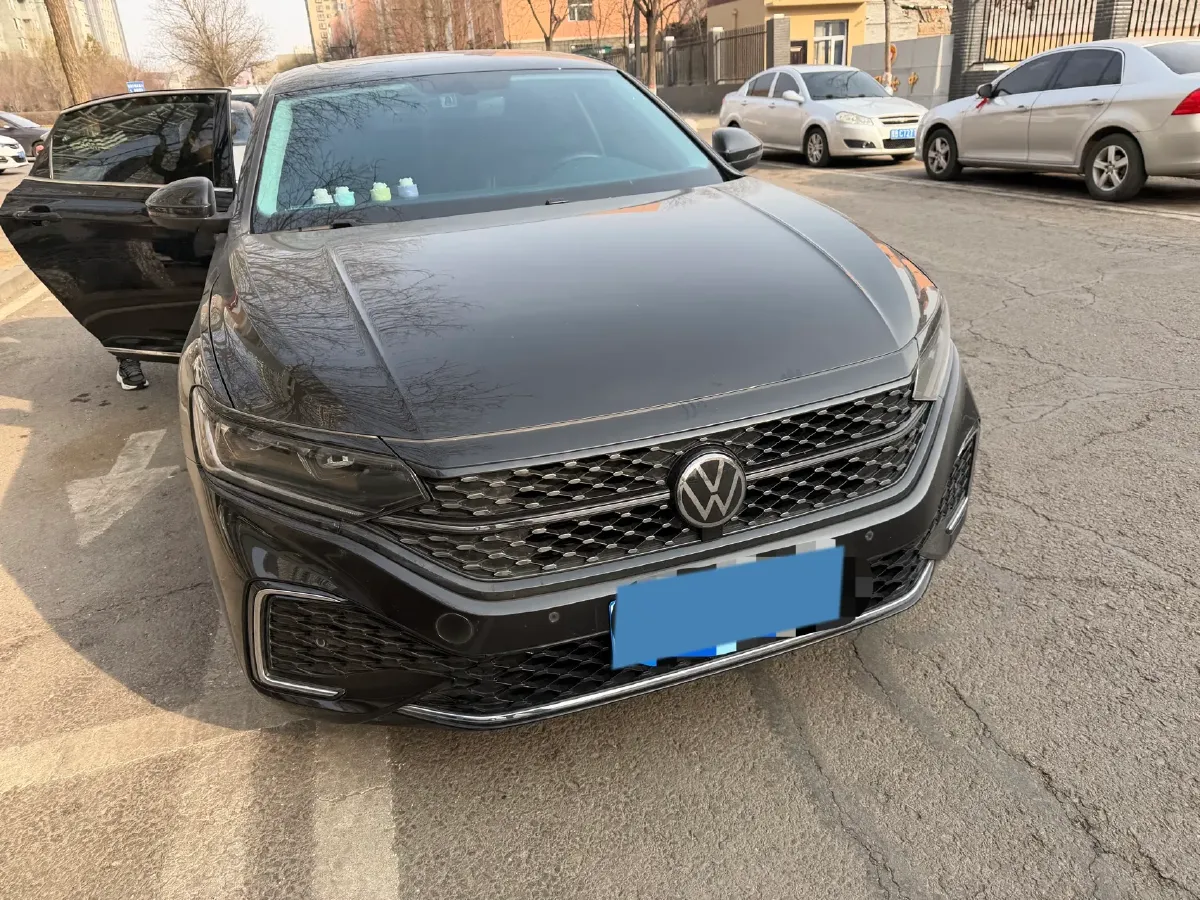 2025 Volkswagen Passat 2.0T 186HP L4 7DCT,autocango,china used car exporter,china ev exporter,chinese used car exporter,chinese used ev exporter