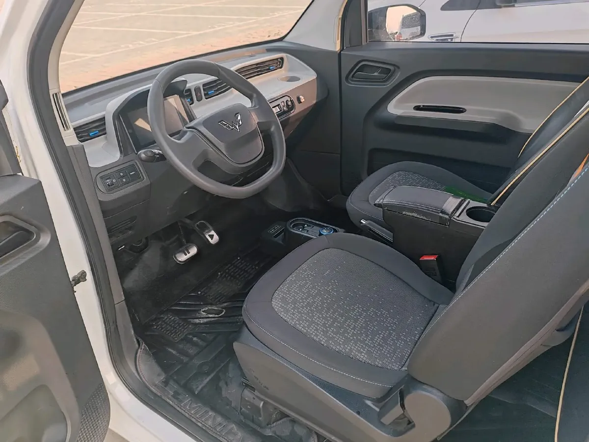 2020 WuLing HongGuang MINI EV BEV 9.3KWH,autocango,china used car exporter,china ev exporter,chinese used car exporter,chinese used ev exporter