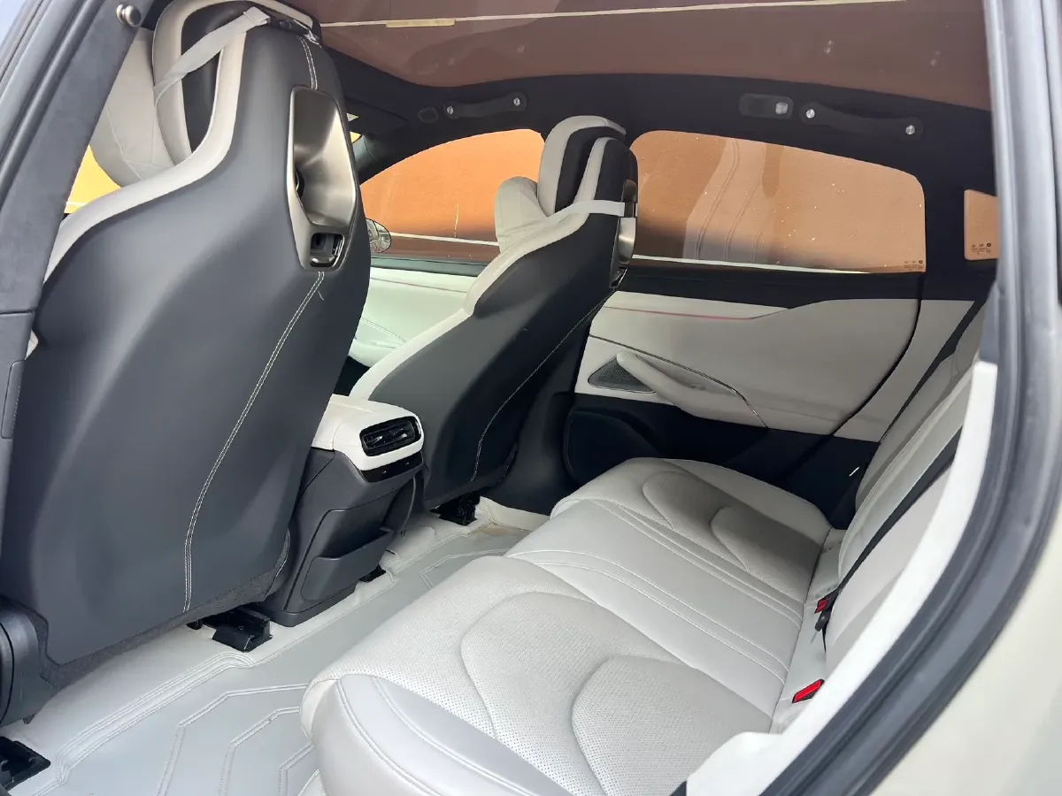 2024 MI SU7 BEV 101KWH,autocango,china used car exporter,china ev exporter,chinese used car exporter,chinese used ev exporter