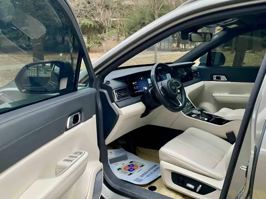 2020 Li ONE Range Extended 131HP REEV 40.5KWH,autocango,china used car exporter,china ev exporter,chinese used car exporter,chinese used ev exporter