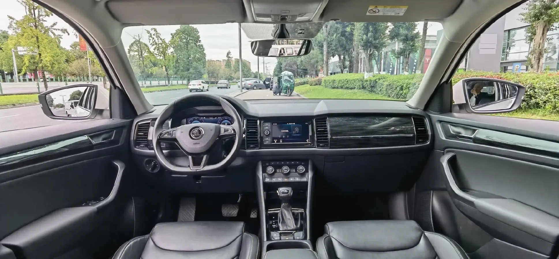 2021 Skoda Kodiak 2.0T 186HP L4 7DCT,autocango,china used car exporter,china ev exporter,chinese used car exporter,chinese used ev exporter