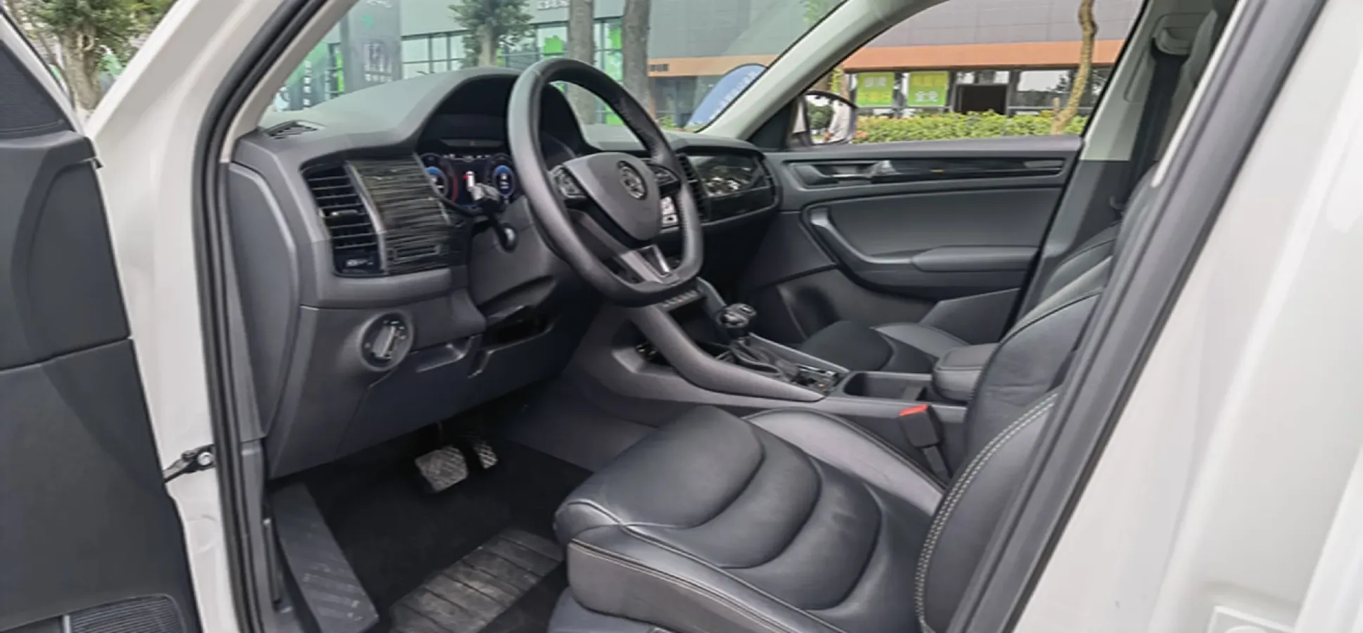 2021 Skoda Kodiak 2.0T 186HP L4 7DCT,autocango,china used car exporter,china ev exporter,chinese used car exporter,chinese used ev exporter