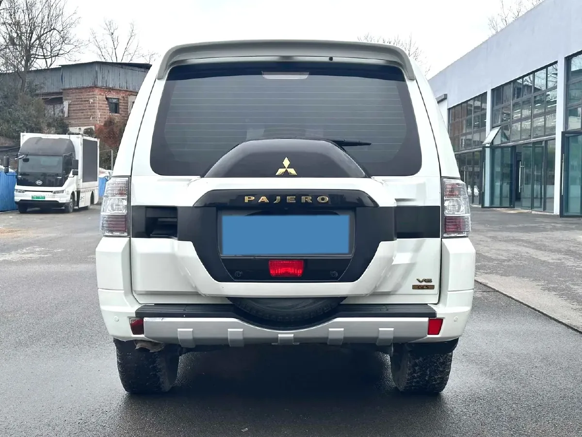 2018 Mitsubishi Pajero 3.0L 174HP V6 5AT,autocango,china used car exporter,china ev exporter,chinese used car exporter,chinese used ev exporter