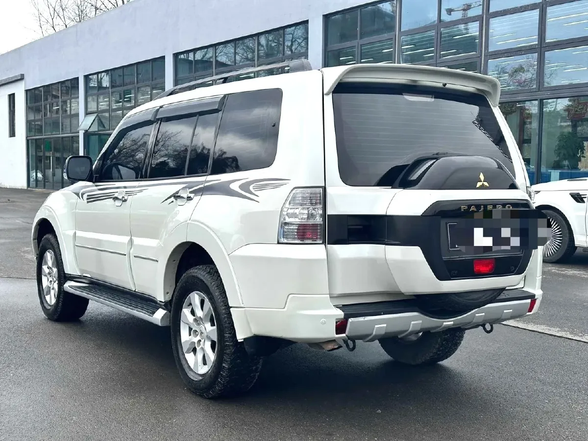 2018 Mitsubishi Pajero 3.0L 174HP V6 5AT,autocango,china used car exporter,china ev exporter,chinese used car exporter,chinese used ev exporter