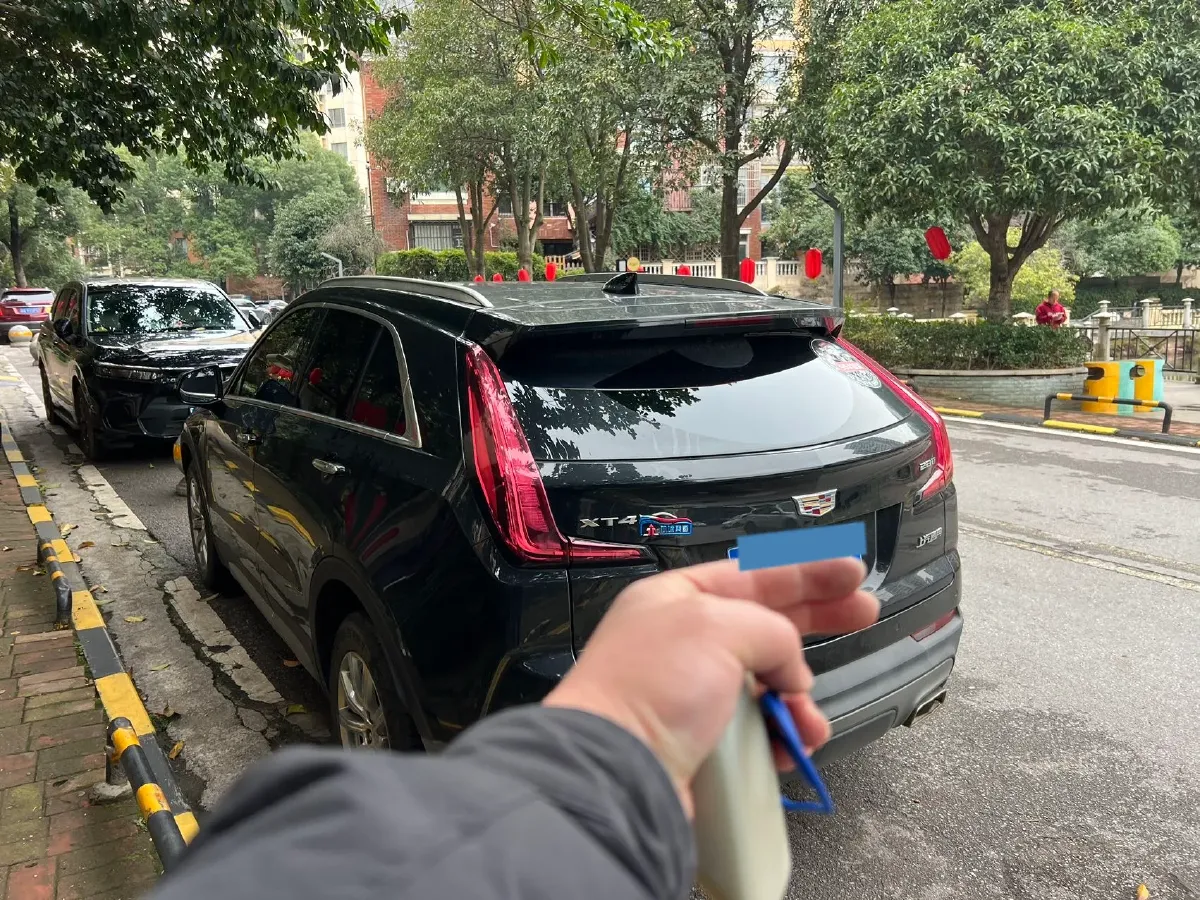 2021 Cadillac XT4 2.0T 237HP L4 9AT,autocango,china used car exporter,china ev exporter,chinese used car exporter,chinese used ev exporter