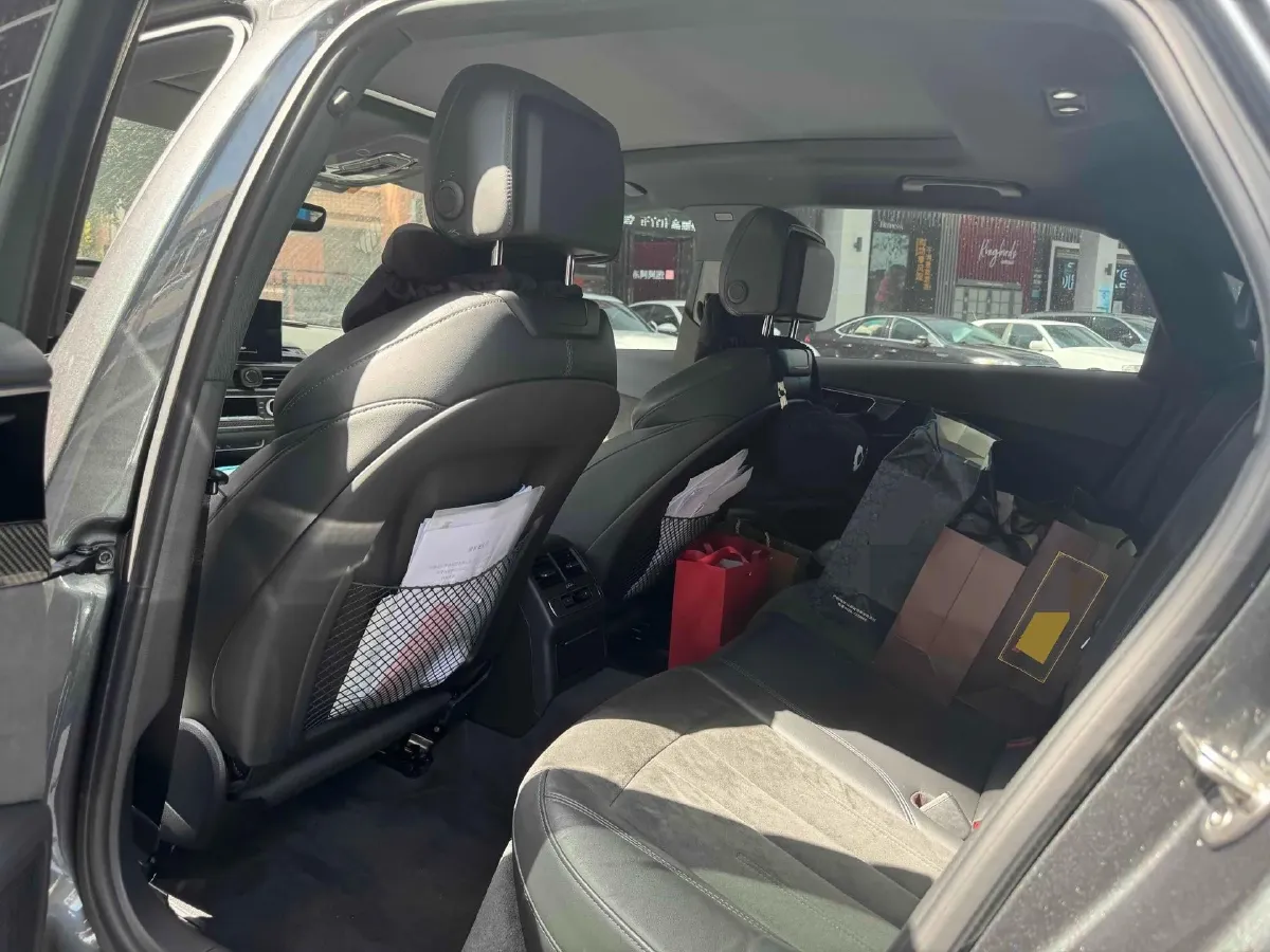 2023 Audi A4L 2.0T 190HP L4 7DCT,autocango,china used car exporter,china ev exporter,chinese used car exporter,chinese used ev exporter