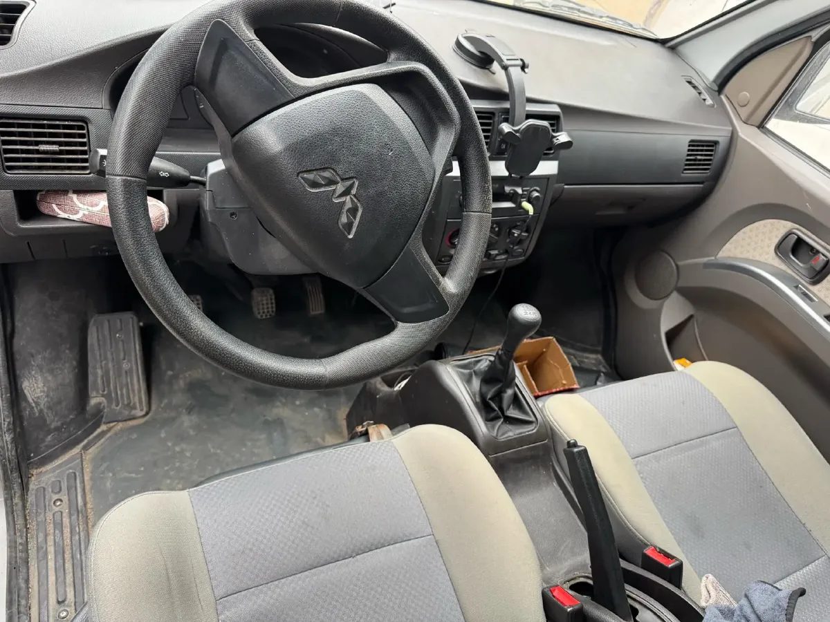 2021 WuLing RongGuang Mini Truck 1.5L 99HP L4 5MT,autocango,china used car exporter,china ev exporter,chinese used car exporter,chinese used ev exporter