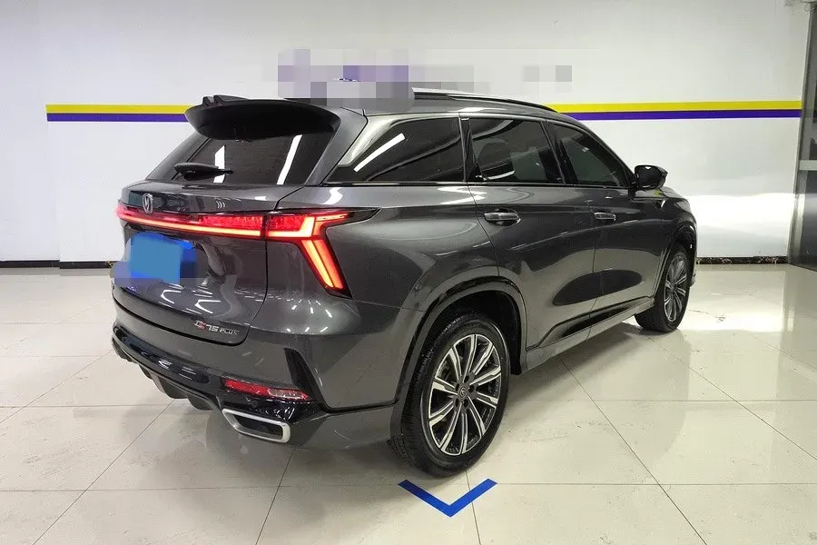 2023 ChangAn CS75 Plus 2.0T 233HP L4 8AT,autocango,china used car exporter,china ev exporter,chinese used car exporter,chinese used ev exporter