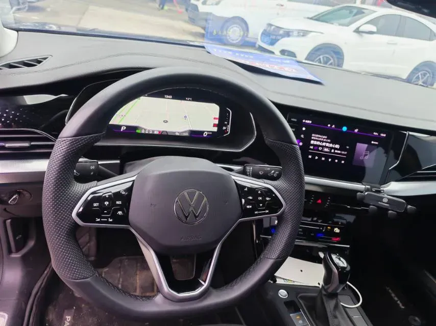 2024 Volkswagen Passat 2.0T 220HP L4 7DCT,autocango,china used car exporter,china ev exporter,chinese used car exporter,chinese used ev exporter