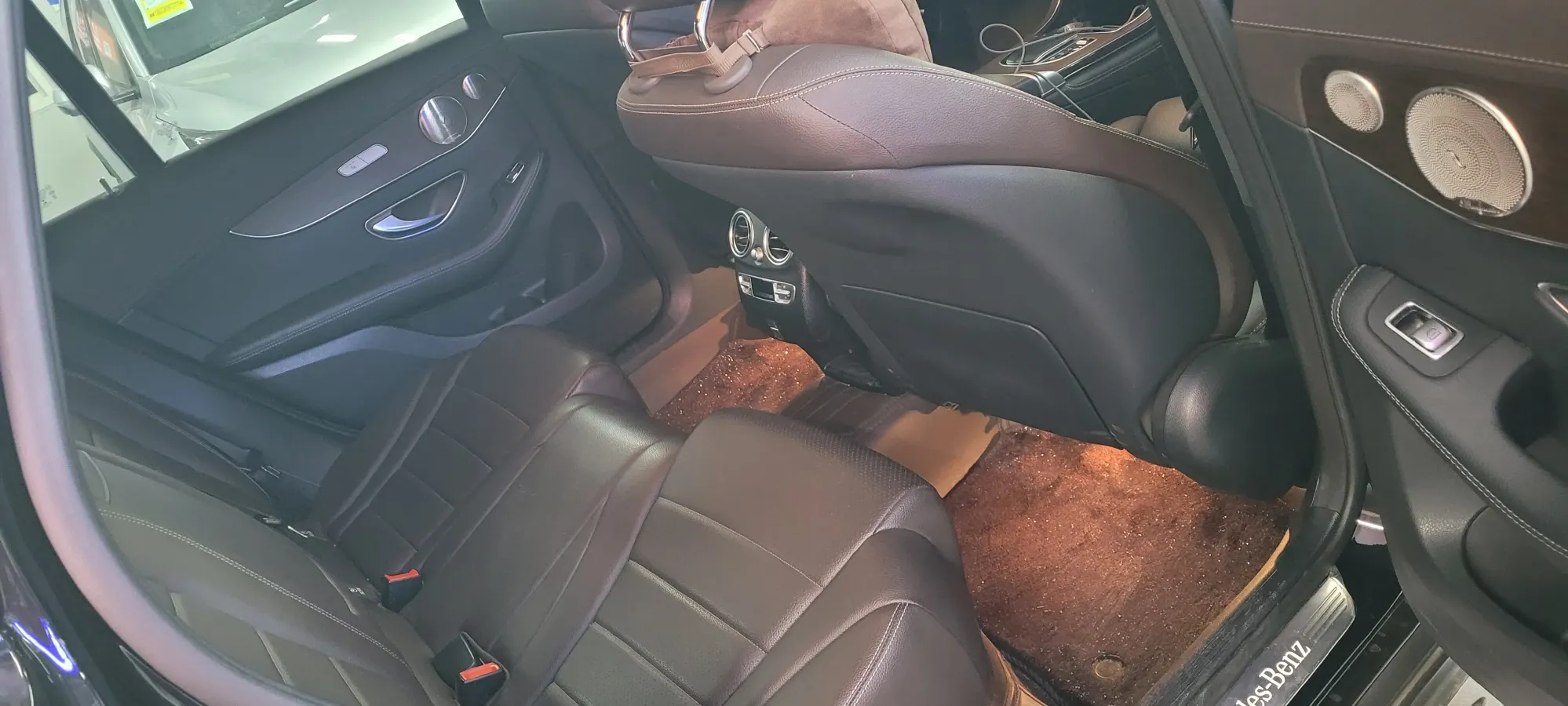 2021 Mercedes-Benz GLC Class 2.0T 258HP L4 9AT,autocango,china used car exporter,china ev exporter,chinese used car exporter,chinese used ev exporter