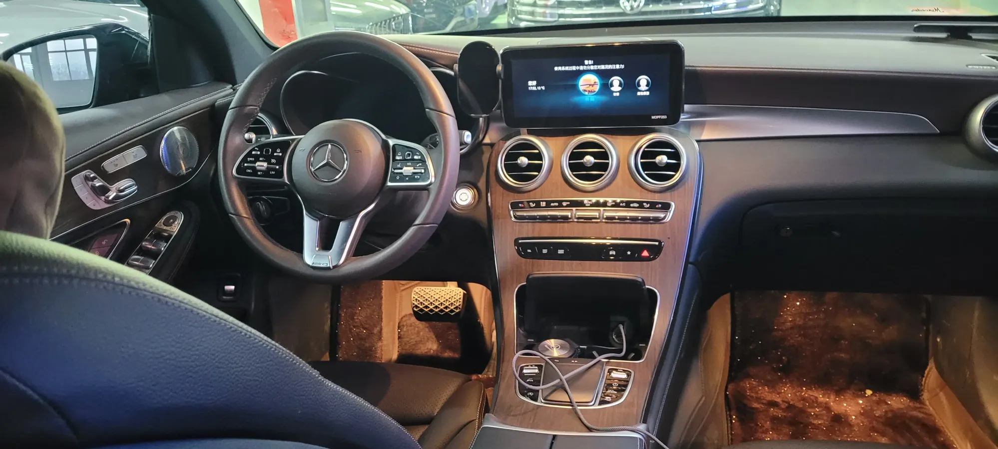 2021 Mercedes-Benz GLC Class 2.0T 258HP L4 9AT,autocango,china used car exporter,china ev exporter,chinese used car exporter,chinese used ev exporter