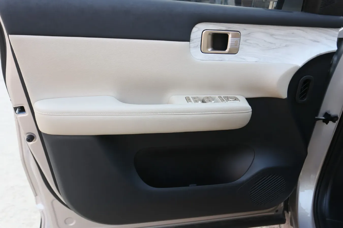 2024 WuLing XingGuangS 1.5L 106HP L4 E-CVT PHEV 20.5KWH,autocango,china used car exporter,china ev exporter,chinese used car exporter,chinese used ev exporter