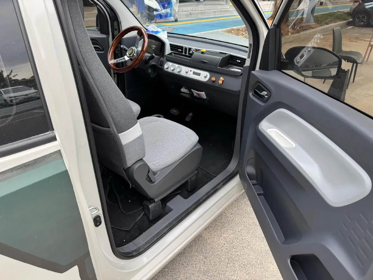 2022 WuLing HongGuang MINI EV BEV 13.8KWH,autocango,china used car exporter,china ev exporter,chinese used car exporter,chinese used ev exporter