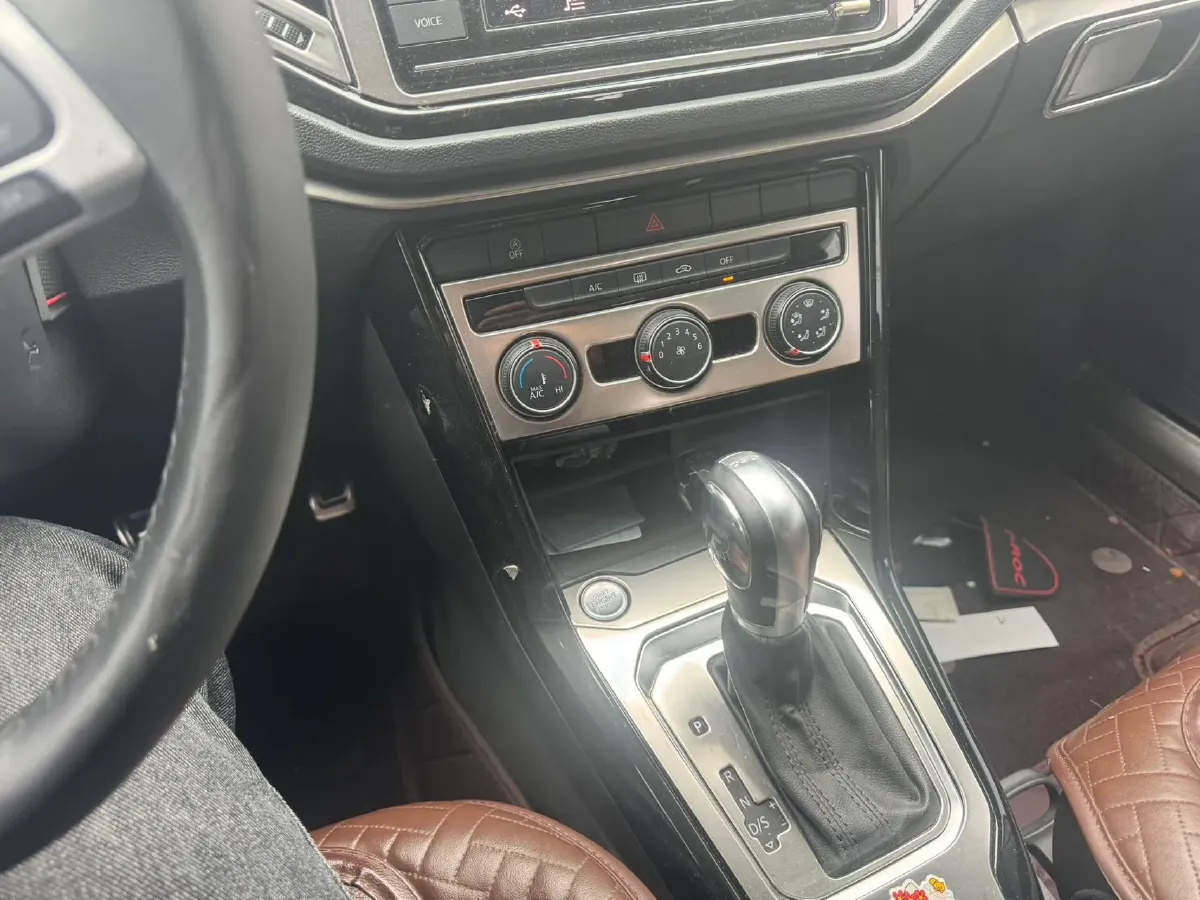 2019 Volkswagen T-Roc 1.4T 150HP L4 7DCT,autocango,china used car exporter,china ev exporter,chinese used car exporter,chinese used ev exporter