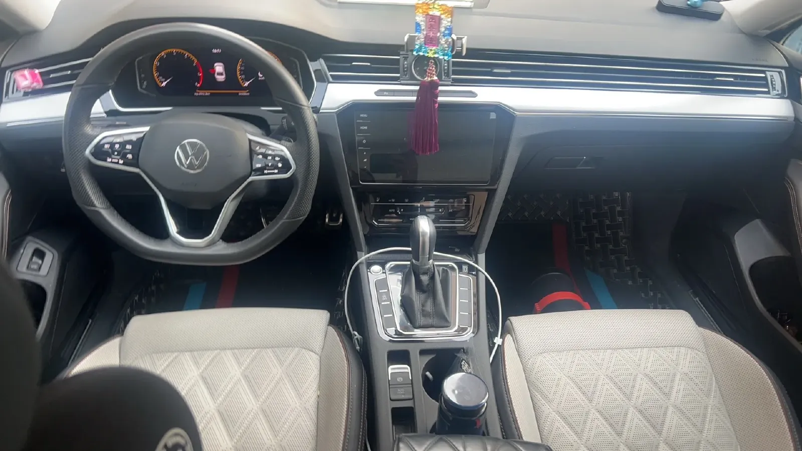 2023 Volkswagen Magotan 2.0T 186HP L4 7DCT,autocango,china used car exporter,china ev exporter,chinese used car exporter,chinese used ev exporter