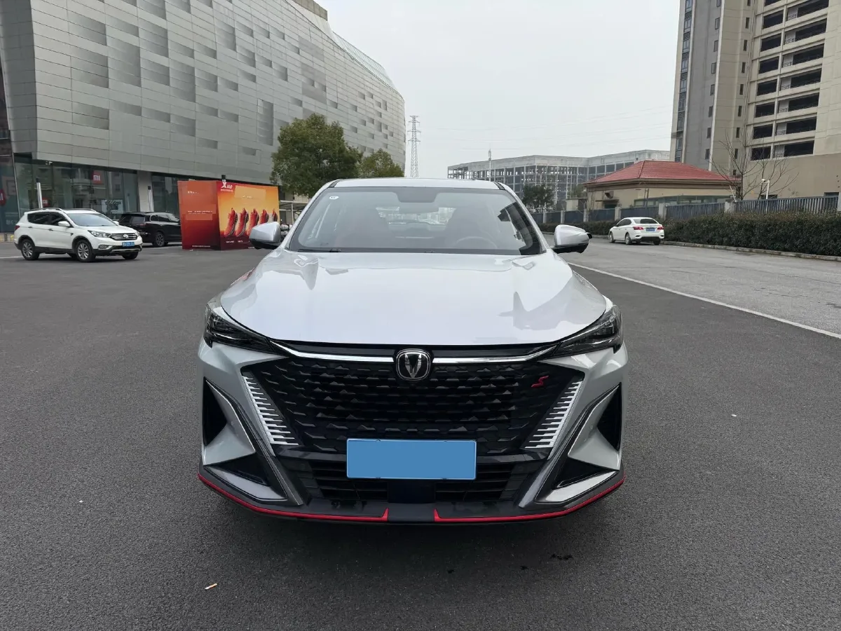 2024 ChangAn X5 PLUS 1.5T 188HP L4 7DCT,autocango,china used car exporter,china ev exporter,chinese used car exporter,chinese used ev exporter