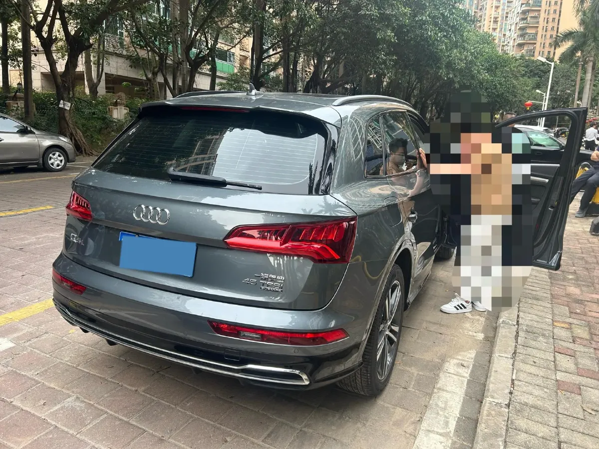 2020 Audi Q5L 2.0T 252HP L4 7DCT,autocango,china used car exporter,china ev exporter,chinese used car exporter,chinese used ev exporter
