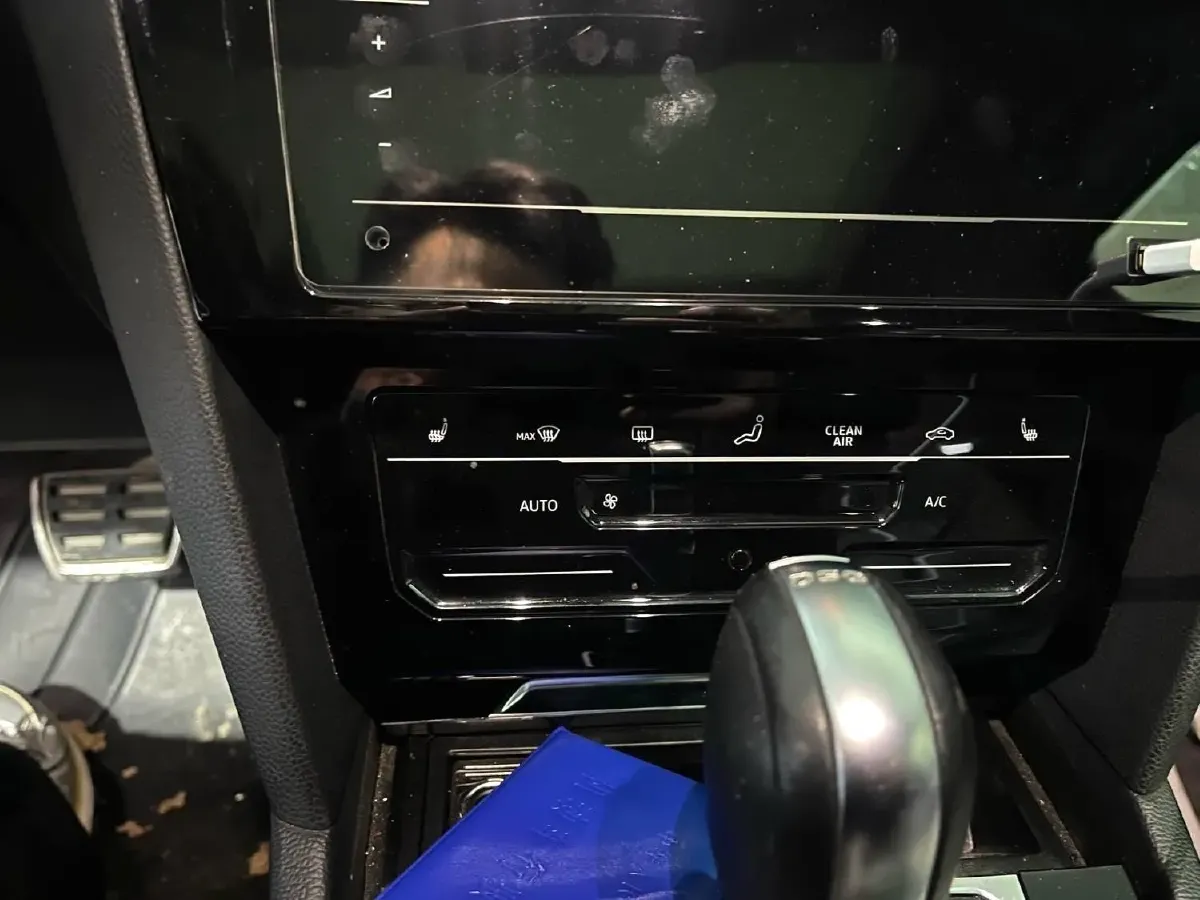 2023 Volkswagen Magotan 2.0T 186HP L4 7DCT,autocango,china used car exporter,china ev exporter,chinese used car exporter,chinese used ev exporter