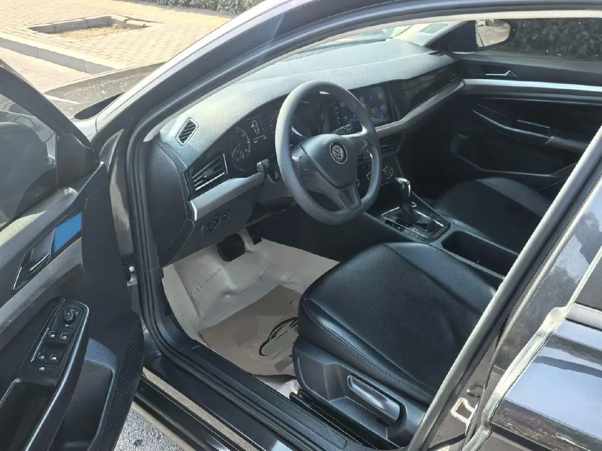 2019 Bestune T77 1.2T 143HP L4 7DCT,autocango,china used car exporter,china ev exporter,chinese used car exporter,chinese used ev exporter