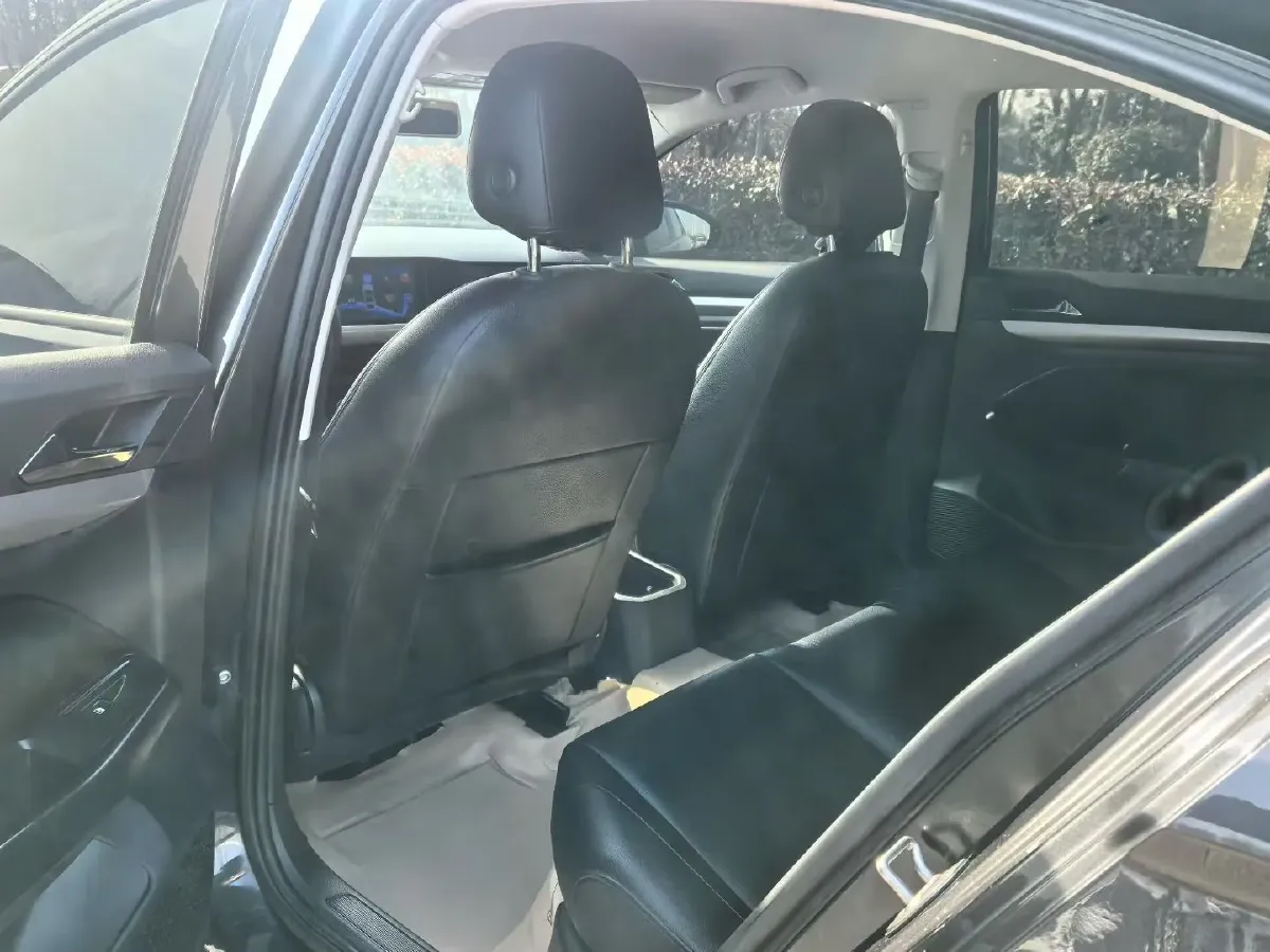 2019 Bestune T77 1.2T 143HP L4 7DCT,autocango,china used car exporter,china ev exporter,chinese used car exporter,chinese used ev exporter