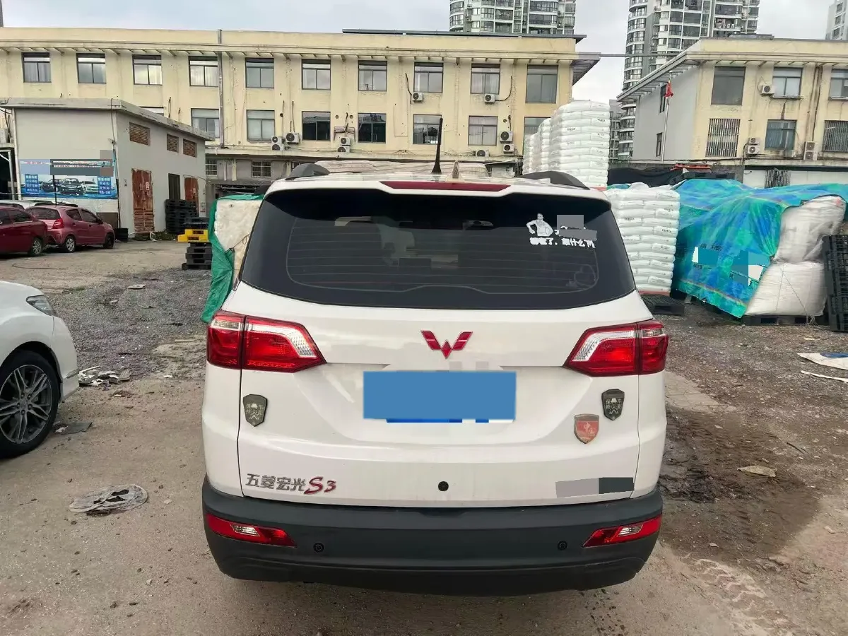 2019 WuLing HongGuang S3 1.5L 99HP L4 6MT,autocango,china used car exporter,china ev exporter,chinese used car exporter,chinese used ev exporter
