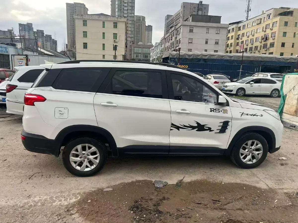 2019 WuLing HongGuang S3 1.5L 99HP L4 6MT,autocango,china used car exporter,china ev exporter,chinese used car exporter,chinese used ev exporter