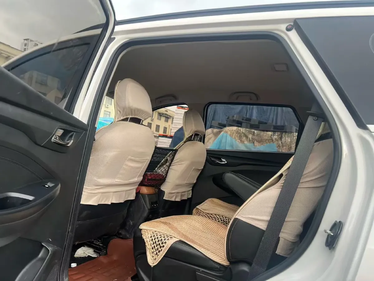 2019 WuLing HongGuang S3 1.5L 99HP L4 6MT,autocango,china used car exporter,china ev exporter,chinese used car exporter,chinese used ev exporter