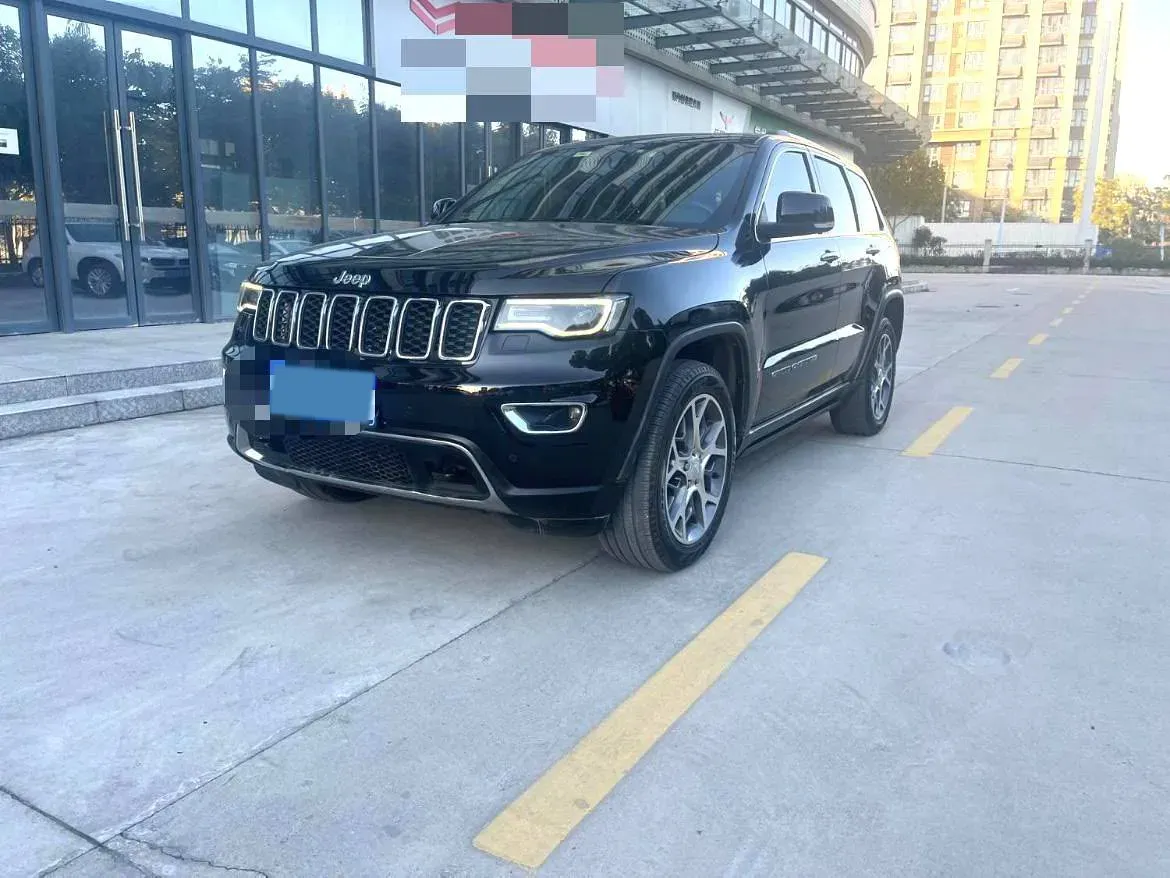 2020 Jeep Grand Cherokee 3.6L 286HP V6 8AT,autocango,china used car exporter,china ev exporter,chinese used car exporter,chinese used ev exporter