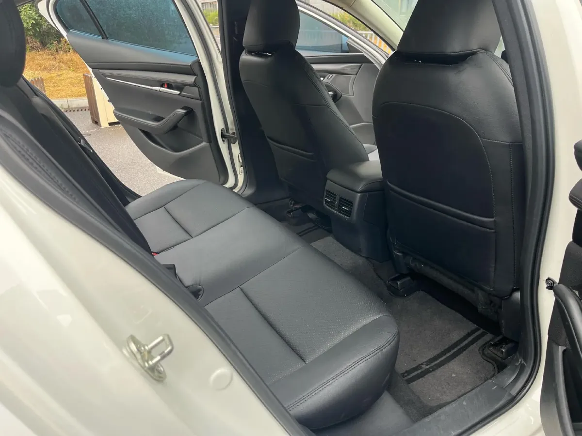 2022 Mazda 3 Axela 2.0L 158HP L4 6AT,autocango,china used car exporter,china ev exporter,chinese used car exporter,chinese used ev exporter