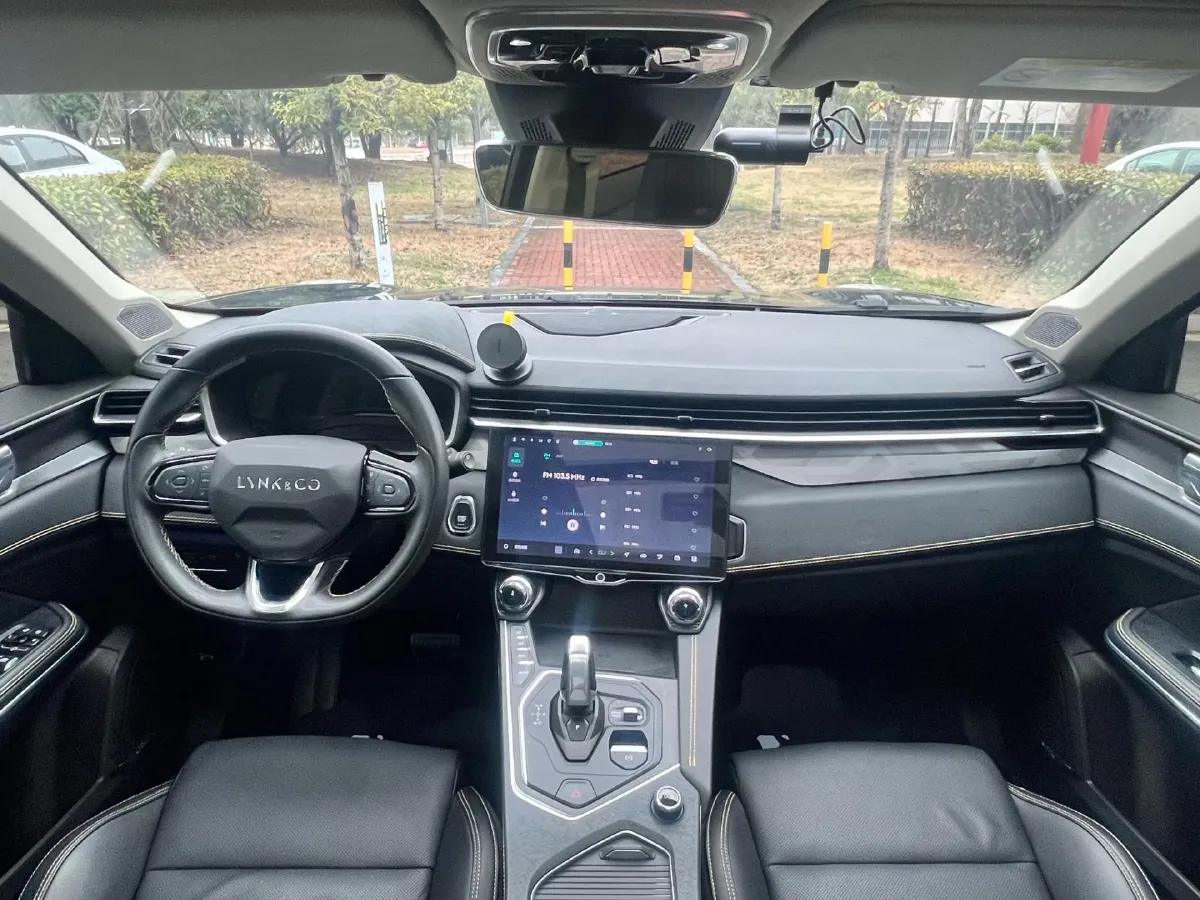 2023 MAXUS Interstellar 2.0T 261HP L4 8AT,autocango,china used car exporter,china ev exporter,chinese used car exporter,chinese used ev exporter