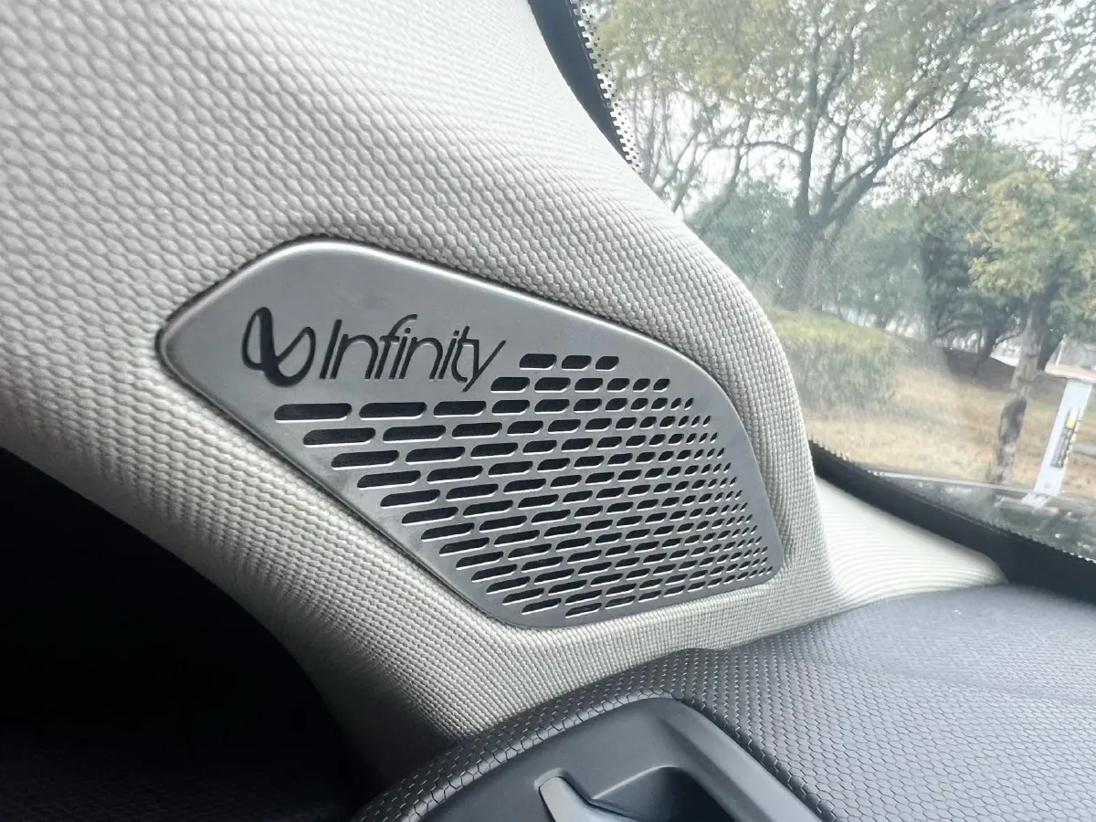 2023 MAXUS Interstellar 2.0T 261HP L4 8AT,autocango,china used car exporter,china ev exporter,chinese used car exporter,chinese used ev exporter