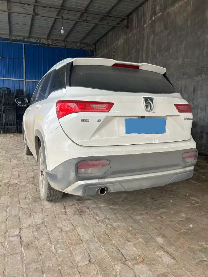 2020 BaoJun 530 1.5T 147HP L4 6MT,autocango,china used car exporter,china ev exporter,chinese used car exporter,chinese used ev exporter