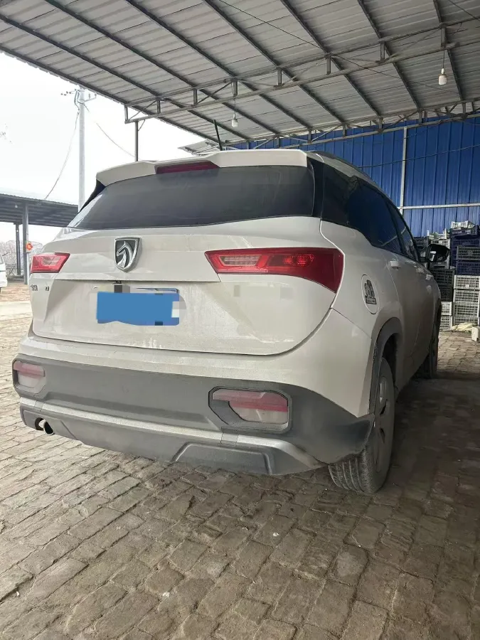 2020 BaoJun 530 1.5T 147HP L4 6MT,autocango,china used car exporter,china ev exporter,chinese used car exporter,chinese used ev exporter