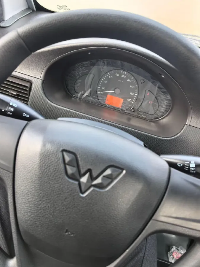 2023 WuLing RongGuang New Truck 1.5L 102HP L4 5MT,autocango,china used car exporter,china ev exporter,chinese used car exporter,chinese used ev exporter