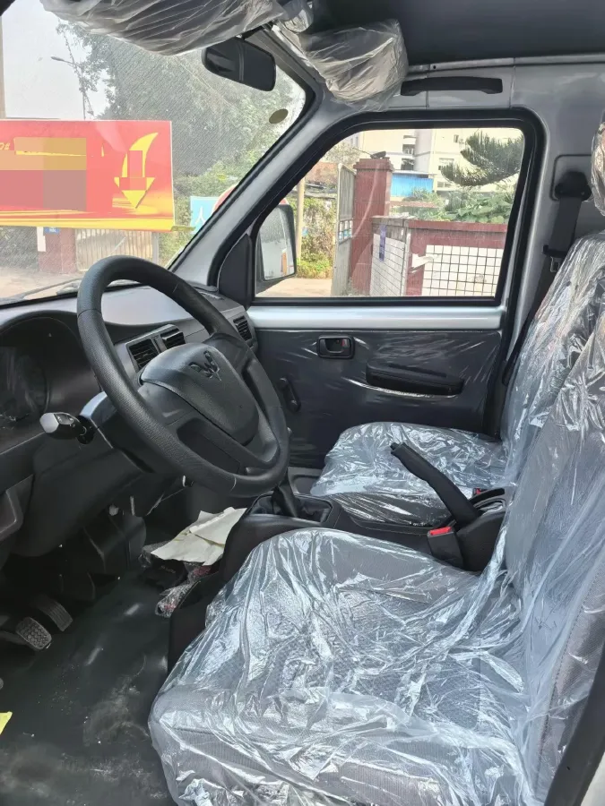 2023 WuLing RongGuang New Truck 1.5L 102HP L4 5MT,autocango,china used car exporter,china ev exporter,chinese used car exporter,chinese used ev exporter