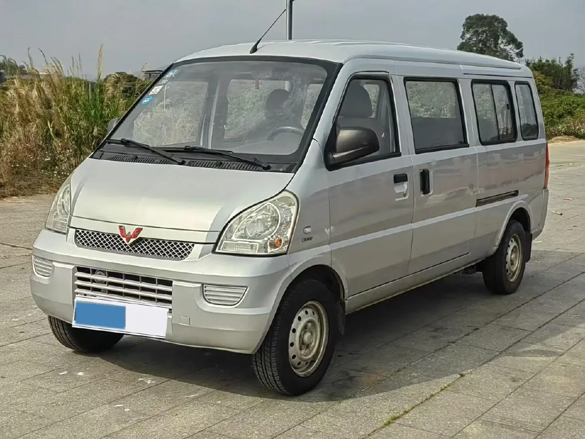 2017 WuLing RongGuang 1.5L 107HP L4 5MT,autocango,china used car exporter,china ev exporter,chinese used car exporter,chinese used ev exporter