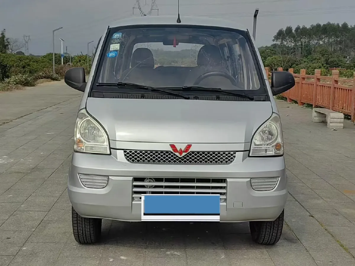 2017 WuLing RongGuang 1.5L 107HP L4 5MT,autocango,china used car exporter,china ev exporter,chinese used car exporter,chinese used ev exporter