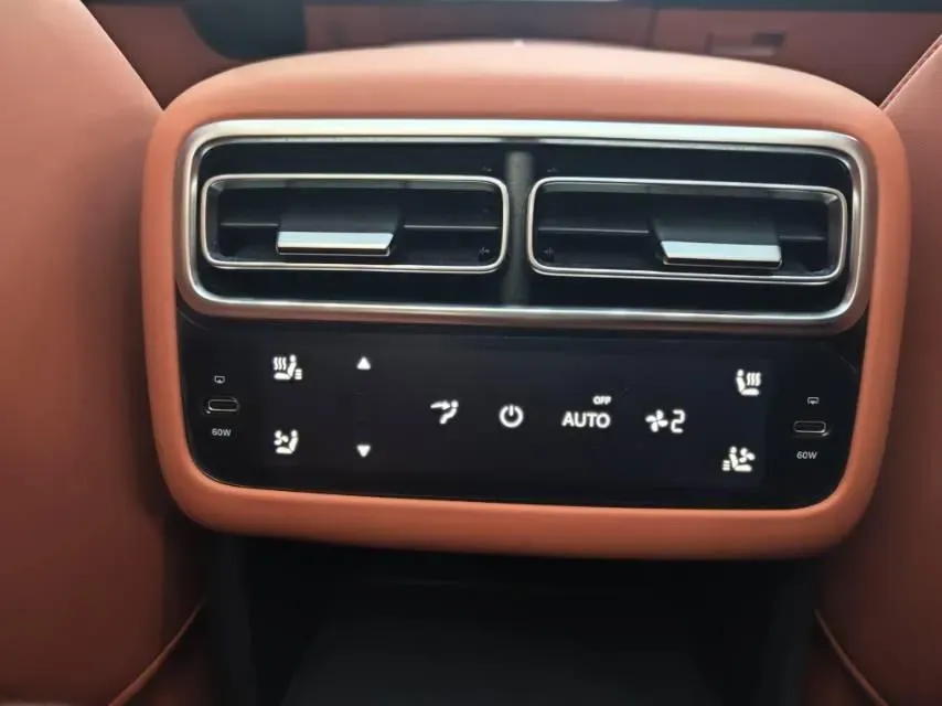 2024 Li L6 Range Extended 154HP L4 REEV 36.8KWH,autocango,china used car exporter,china ev exporter,chinese used car exporter,chinese used ev exporter