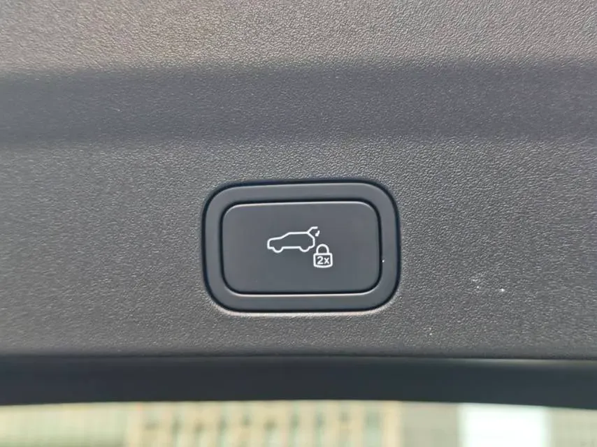 2024 Li L6 Range Extended 154HP L4 REEV 36.8KWH,autocango,china used car exporter,china ev exporter,chinese used car exporter,chinese used ev exporter